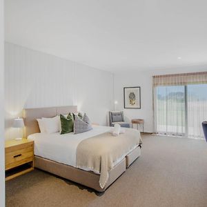 Deluxe Double or Twin Room Golf Course Lake View